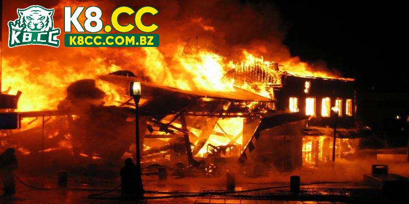 Mơ thấy lửa cháy lớn từ ngôi nhà hoang